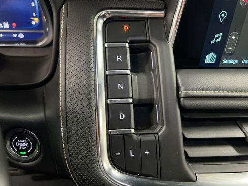 Used 2024 Chevrolet Tahoe Premier AWD/4WD image 18