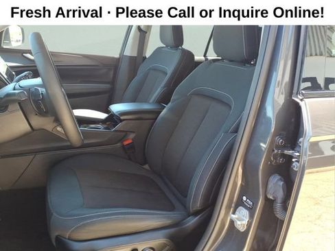 Used 2023 Jeep Grand Cherokee Laredo AWD/4WD image 12