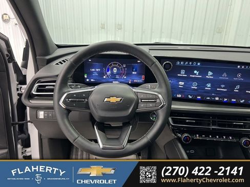 Used 2024 Chevrolet Traverse LT FWD image 27