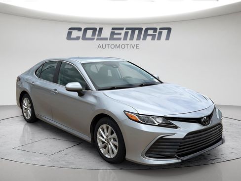 Used 2024 Toyota Camry LE FWD image 8
