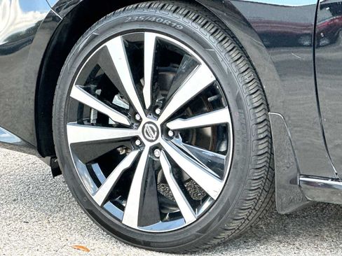 Used 2021 Nissan Altima 2.5 SR FWD image 11