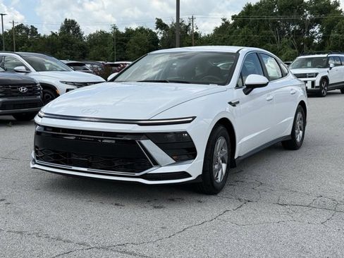 New 2025 Hyundai Sonata SE image 3