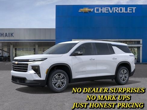 New 2026 Chevrolet Traverse LT w/ Driver Confidence Package FWD image 2