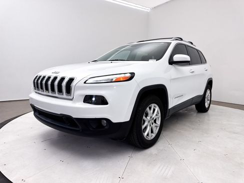Used 2014 Jeep Cherokee Latitude AWD/4WD image 3