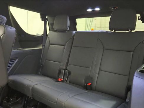 Used 2023 Chevrolet Tahoe Z71 w/ Luxury Package AWD/4WD image 38