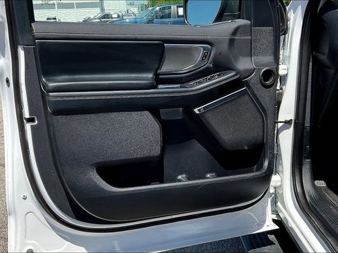 Used 2025 Ford Expedition Max Platinum AWD/4WD image 19