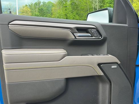 Used 2022 Chevrolet Silverado 1500 ZR2 w/ Technology Package AWD/4WD image 12