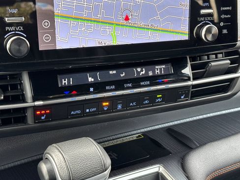 Used 2023 Toyota Sienna XSE image 27