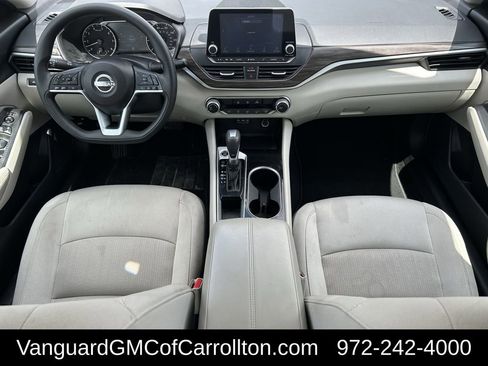 Used 2024 Nissan Altima 2.5 SV FWD image 10