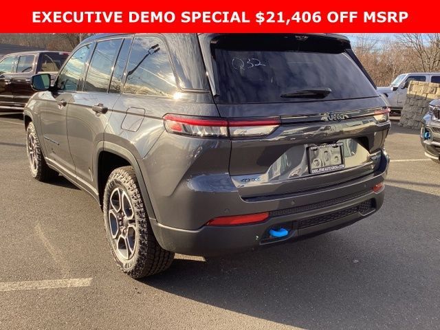 New 2023 Jeep Grand Cherokee Trailhawk w/ Advanced Protech Group II AWD/4WD image 2