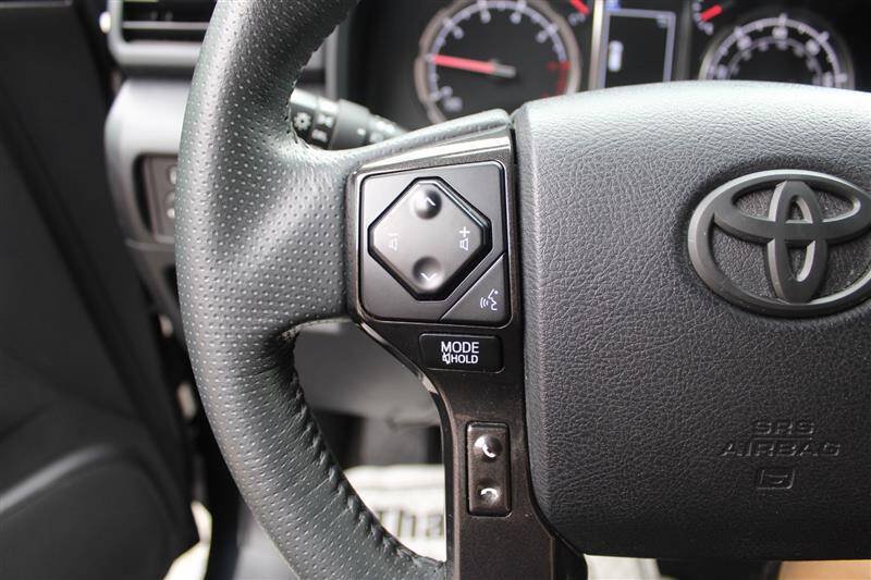 Used 2020 Toyota 4Runner TRD Off-Road Premium AWD/4WD image 15