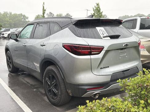 Used 2023 Chevrolet Blazer LT w/ Sound & Technology Package FWD image 8