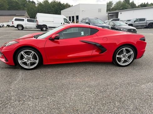 Used 2022 Chevrolet Corvette Stingray Coupe w/ 1LT RWD image 3