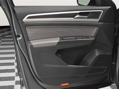 Used 2022 Volkswagen Atlas SE image 22