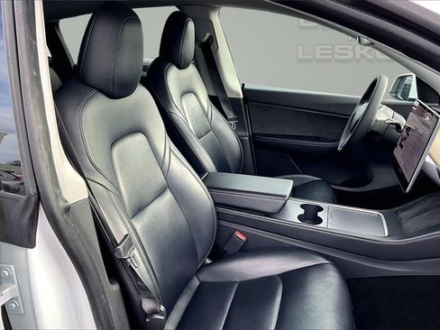 Used 2021 Tesla Model Y Long Range image 7