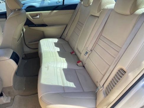 Used 2017 Toyota Camry XLE w/ Moonroof Package FWD image 13