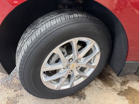 Used 2023 Chevrolet Equinox LT image 4