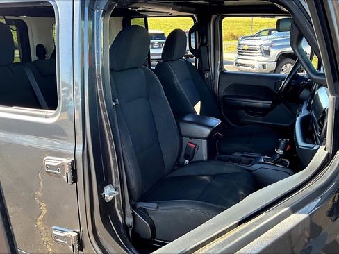 Used 2021 Jeep Wrangler Unlimited Sport image 7