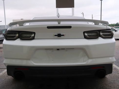Used 2022 Chevrolet Camaro SS RWD image 9