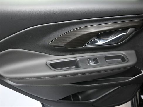 Used 2022 GMC Terrain SLT w/ Infotainment Package II image 19