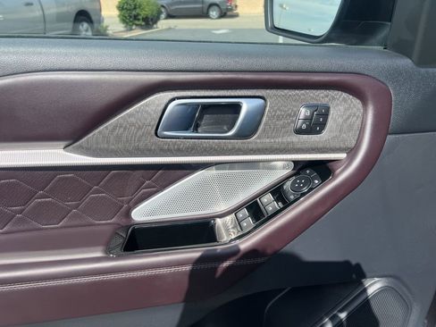 Used 2025 Ford Explorer Platinum w/ LUX Leather Package image 20