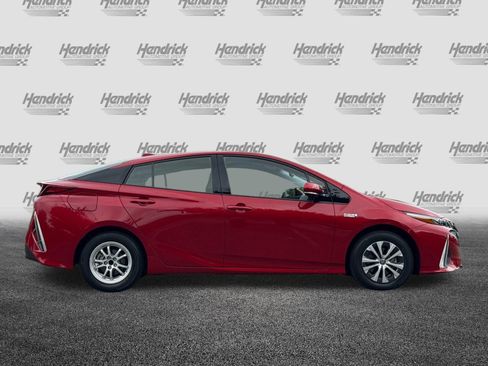 Used 2020 Toyota Prius Prime LE image 3