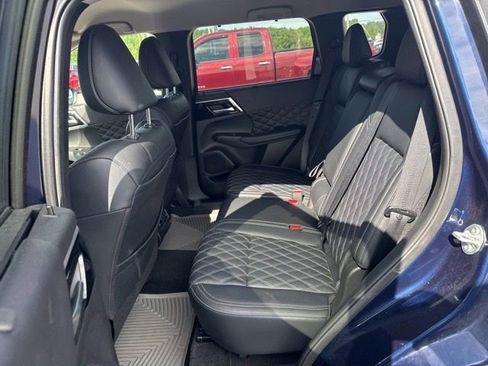 Used 2024 Mitsubishi Outlander SEL AWD/4WD image 13