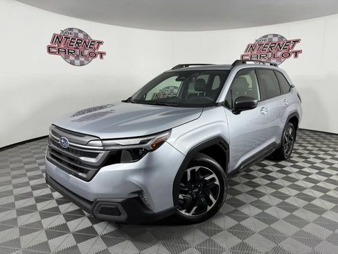 Used 2025 Subaru Forester Limited AWD/4WD image 1