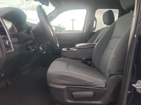 Used 2014 RAM 1500 Express RWD image 16