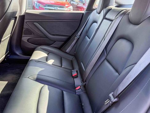 Used 2018 Tesla Model 3 Long Range image 17