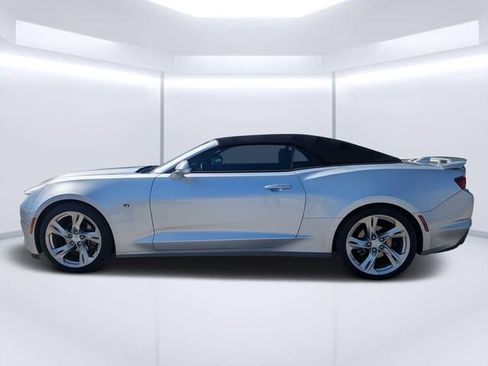 Used 2019 Chevrolet Camaro LT RWD image 6