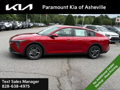 New 2025 Kia K4 LXS image 3