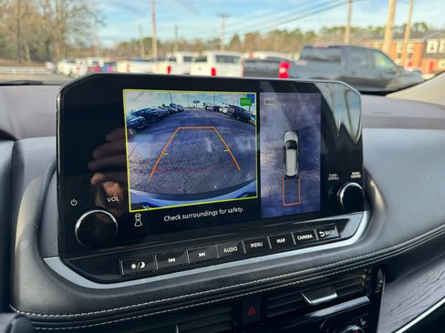 Used 2023 Nissan Rogue Platinum w/ Platinum Premium Package image 31