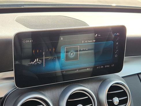 Used 2020 Mercedes-Benz C 300 4MATIC Sedan image 5