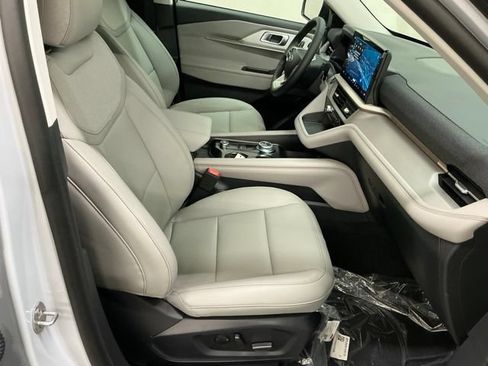 New 2026 Ford Explorer Active w/ Active Comfort Package AWD/4WD image 21