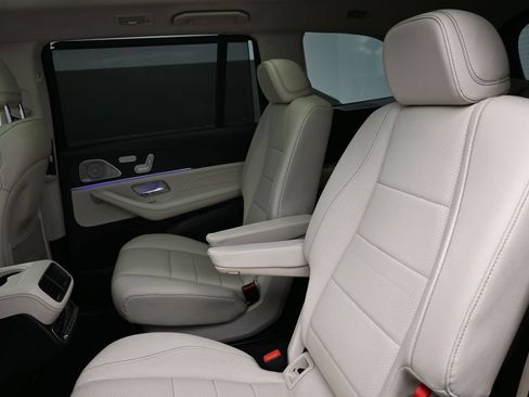 Used 2021 Mercedes-Benz GLS 450 4MATIC image 30