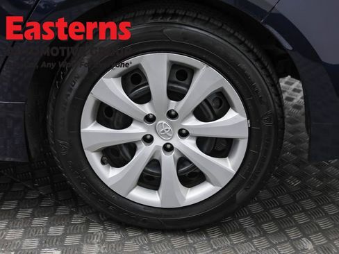 Used 2021 Toyota Corolla LE image 32