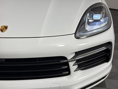 Certified 2021 Porsche Cayenne Coupe AWD/4WD image 11