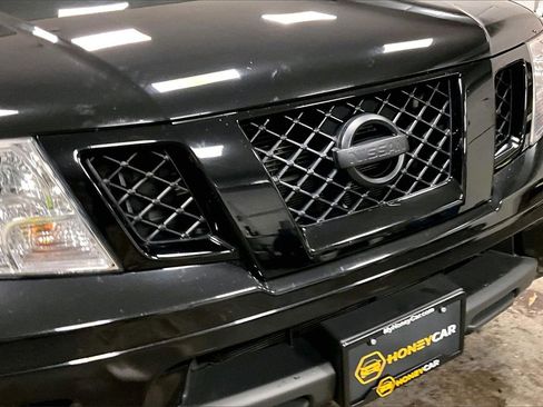 Used 2020 Nissan Frontier SV w/ Midnight Edition Floor Mats image 29