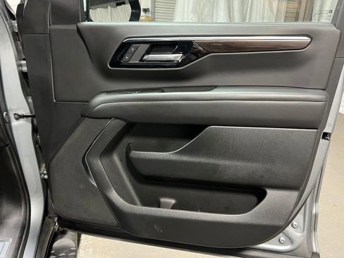 Used 2025 Chevrolet Tahoe Z71 image 12