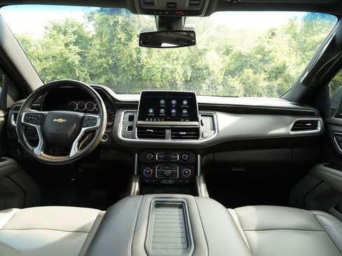 Used 2021 Chevrolet Suburban LT w/ Rear Media and Nav Package RWD image 17
