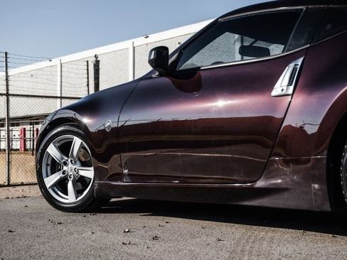 Used 2010 Nissan 370Z Touring image 21