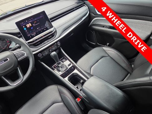 Used 2024 Jeep Compass Latitude AWD/4WD image 12