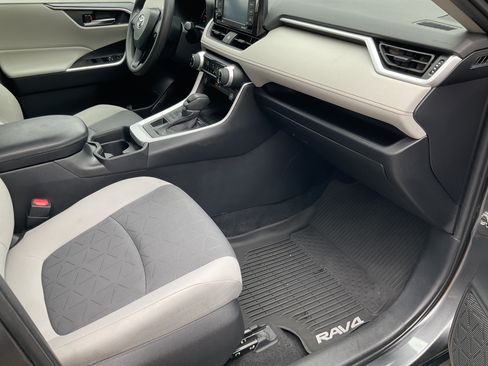 Used 2020 Toyota RAV4 XLE w/ Convenience Package AWD/4WD image 25