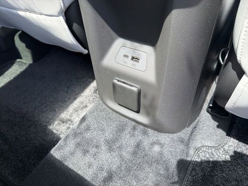 Used 2024 Buick Envision Avenir AWD/4WD image 26