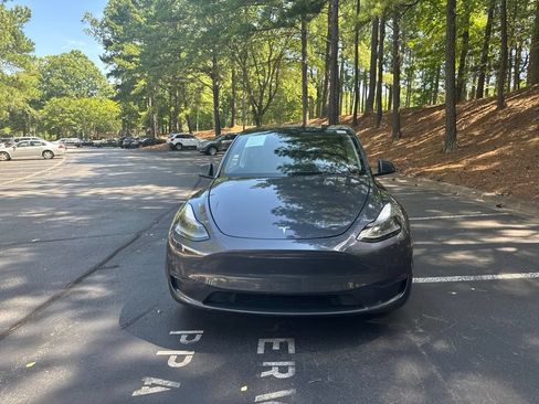 Used 2023 Tesla Model Y Long Range AWD/4WD image 2