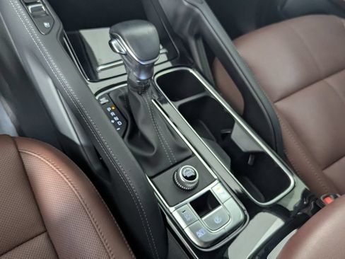 Used 2024 Kia Telluride EX w/ EX Captain's Chair Package FWD image 22