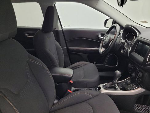 Used 2018 Jeep Compass Sport w/ Tech Group image 21