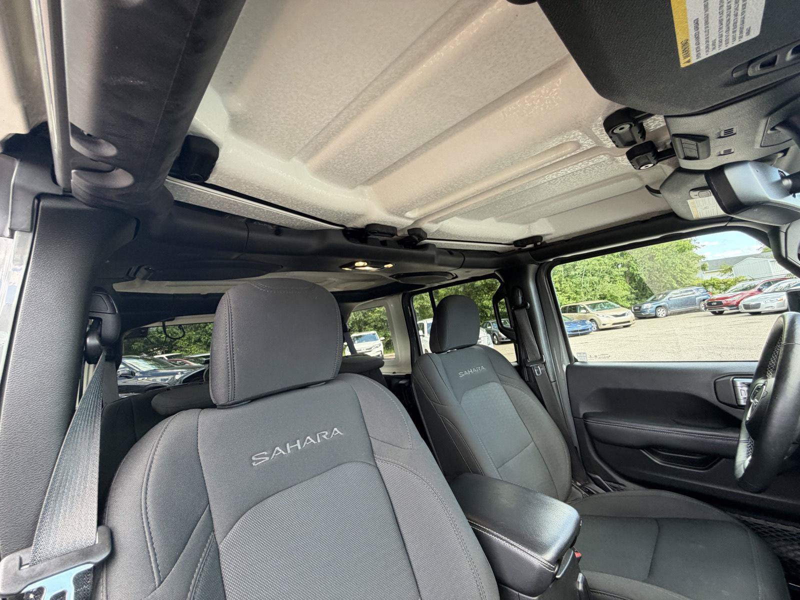 Used 2019 Jeep Wrangler Unlimited Sahara AWD/4WD image 33