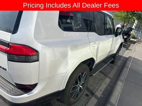 Used 2024 Lexus GX 550 w/ Accessory Package (31) AWD/4WD image 11
